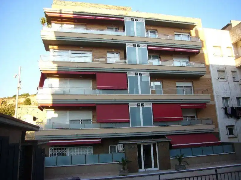 Wohnung zur Miete in Calle Badalona, Montgat