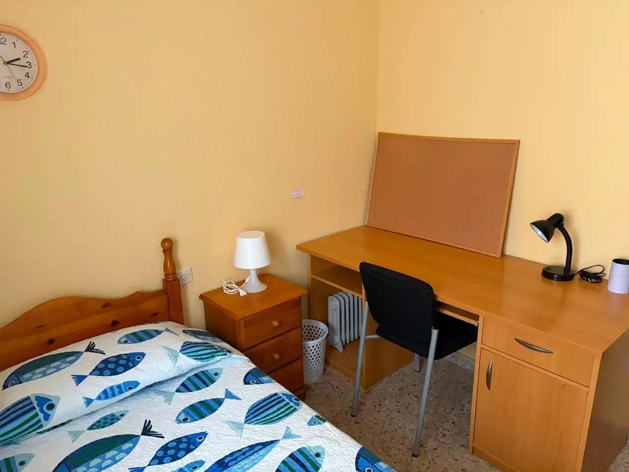 Schlafzimmer von Wohnung zur Miete in Granada mit Möbliert