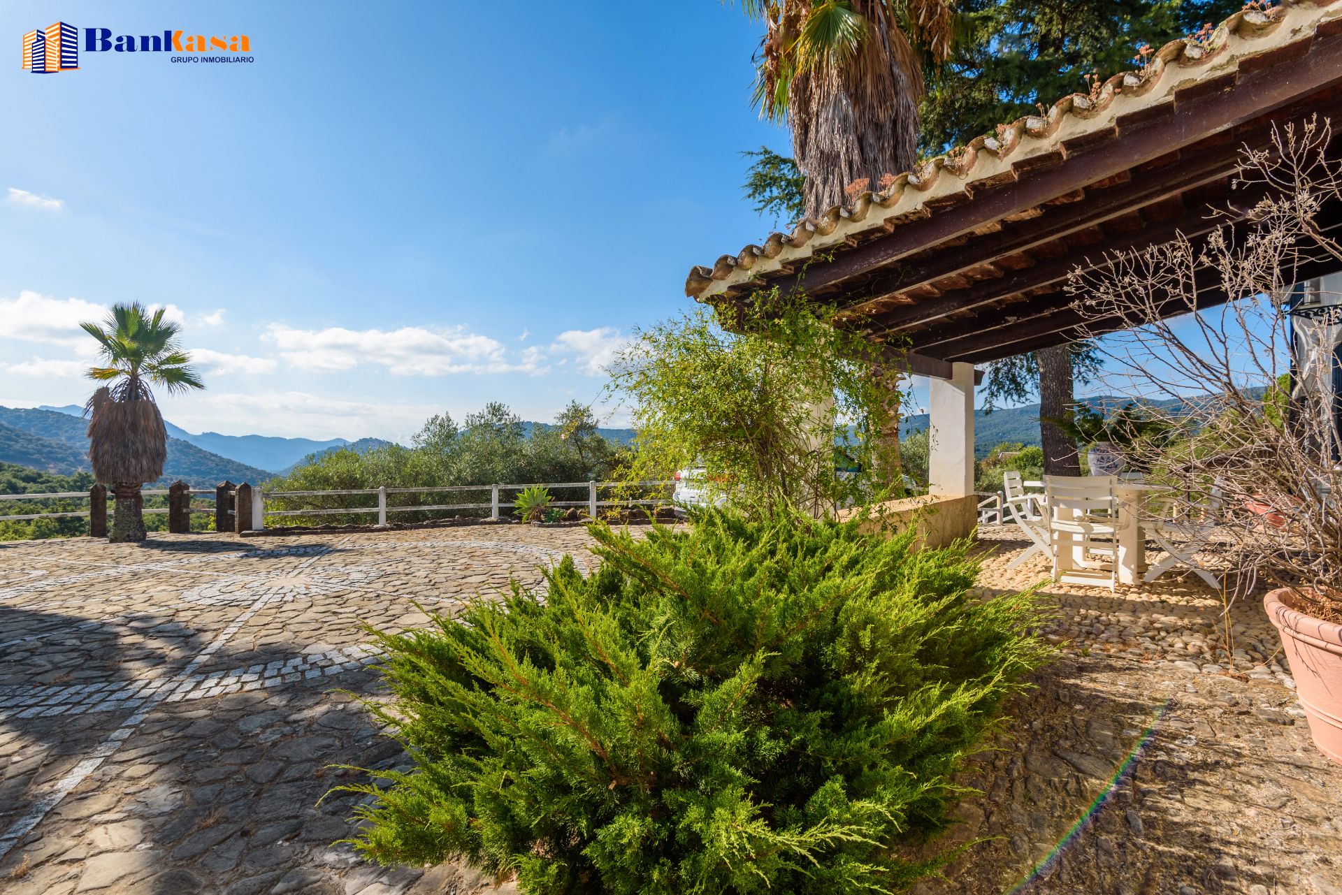 Jardí de Casa o xalet en venda en Cortes de la Frontera amb Calefacció, Jardí privat i Moblat
