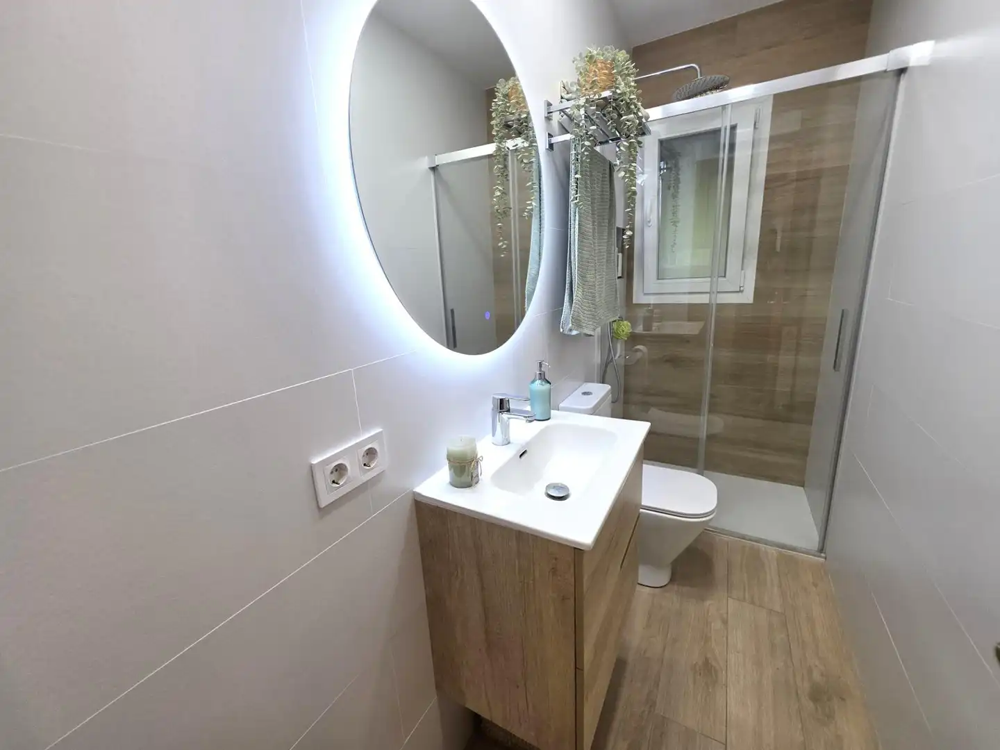 Baño de Casa o chalet en venta en Castellar del Vallès con Calefacción, Terraza y Piscina
