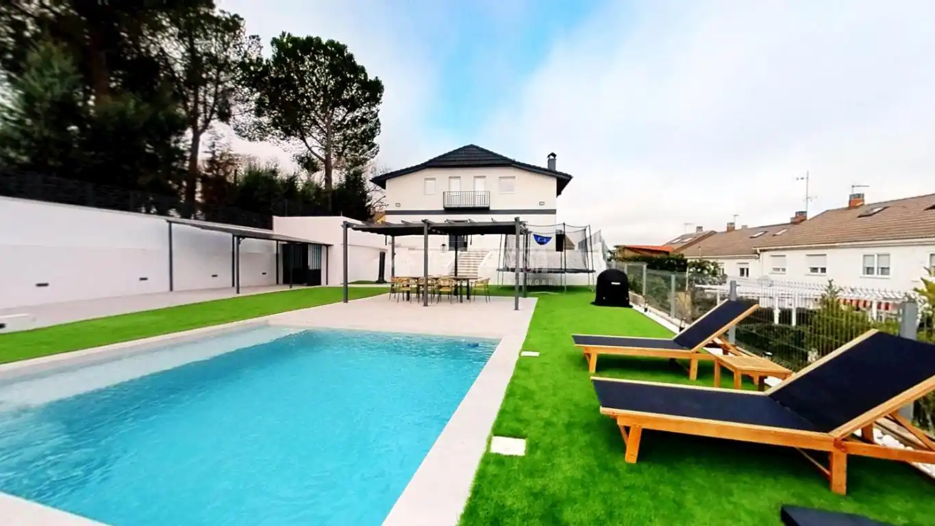 Piscina de Casa o chalet en venta en Villalbilla con Calefacción y Piscina