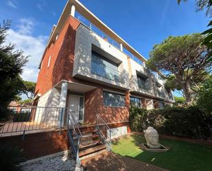 Vista exterior de Casa o xalet de lloguer en Gavà amb Aire condicionat i Terrassa