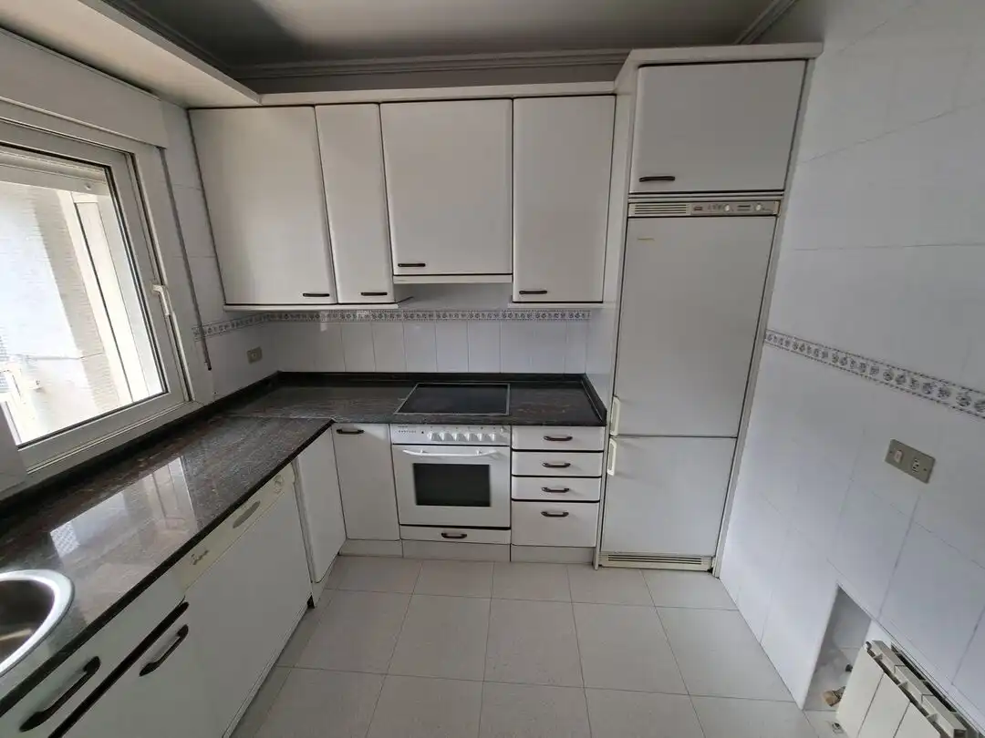 Küche von Wohnung zum Verkauf in Durango mit Heizung, Abstellraum und Balkon