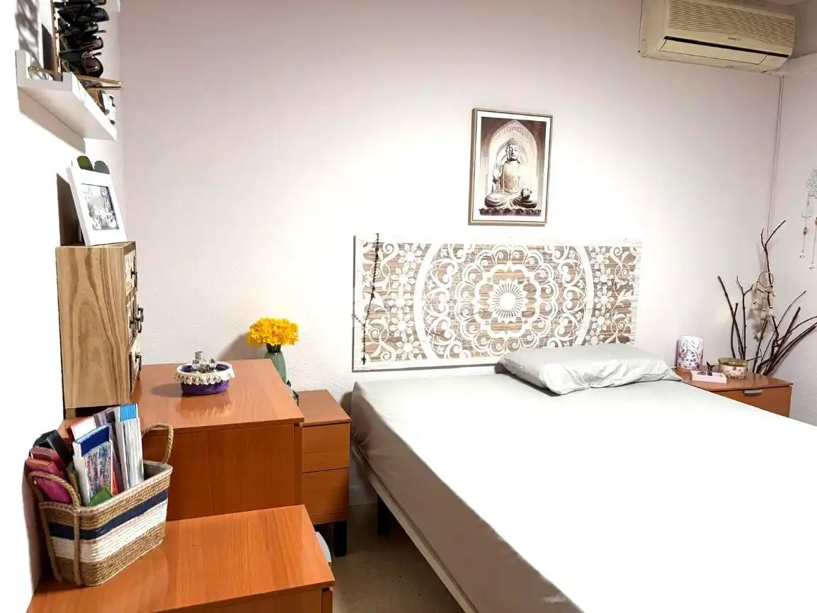 Bedroom of Flat for sale in Sevilla  with Air Conditioner