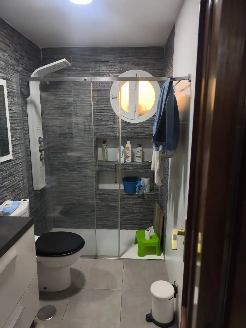 Baño de Piso en venta en Melilla con Aire acondicionado