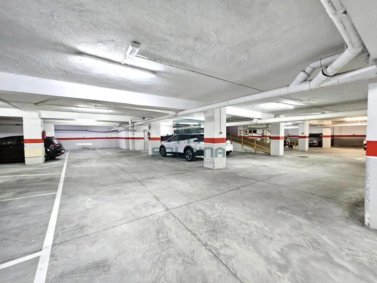 Parking de Piso en venta en Ourense Capital  con Calefacción, Trastero y Amueblado