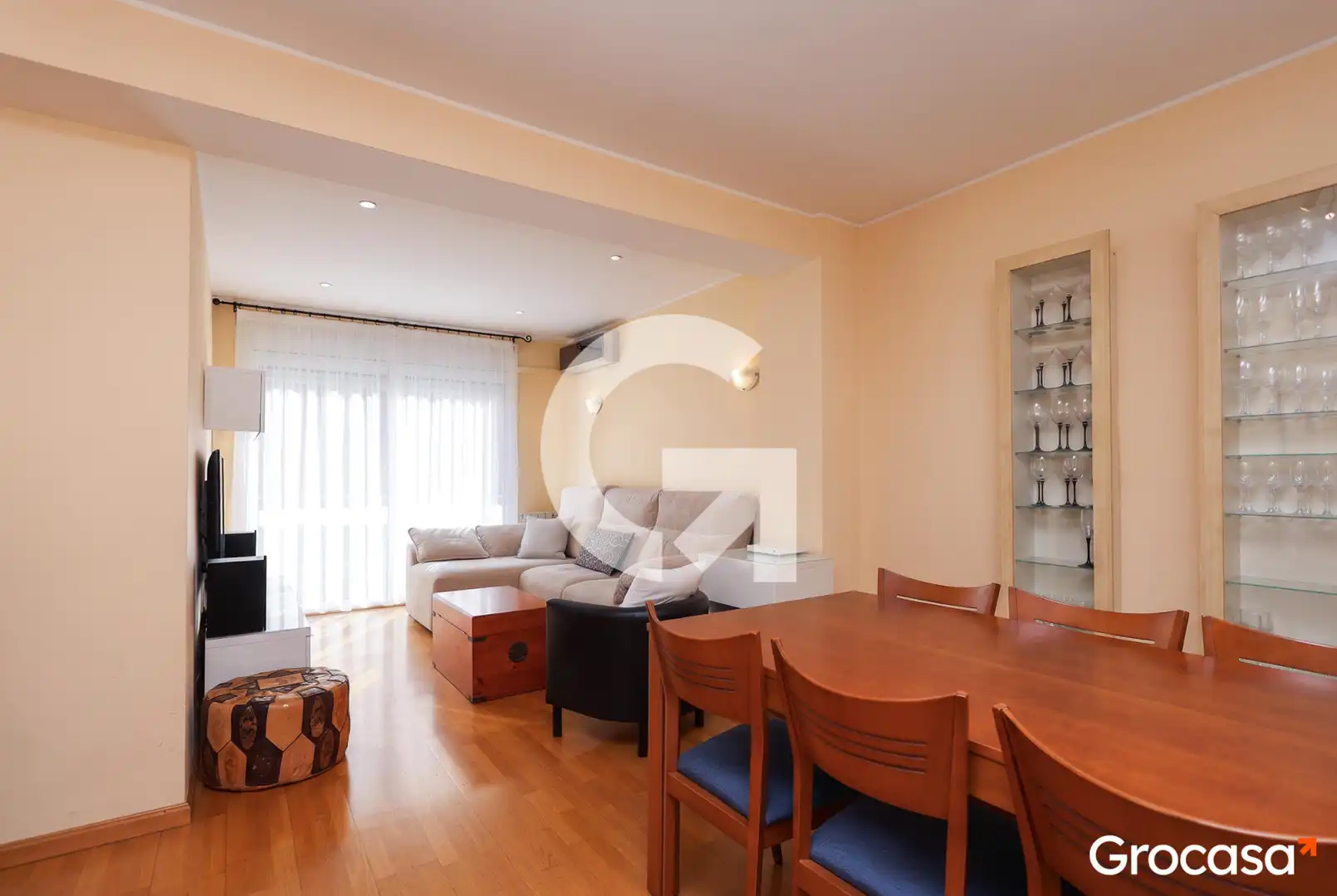 Sala de estar de Piso en venta en L'Hospitalet de Llobregat con Aire acondicionado, Calefacción y Horno