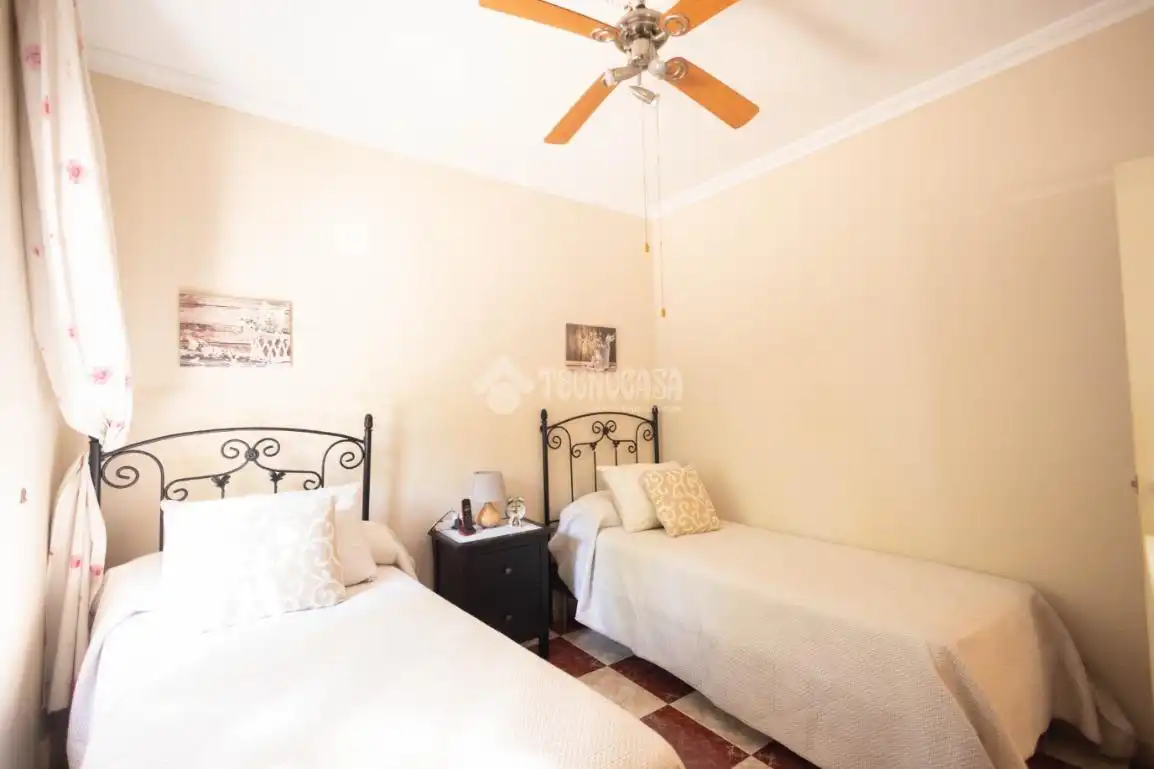 Dormitori de Casa adosada en venda en Bellavista - La Palmera