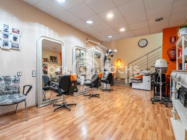 Locale commerciale in vendita a Carrer PAU FONT DE RUBINAT