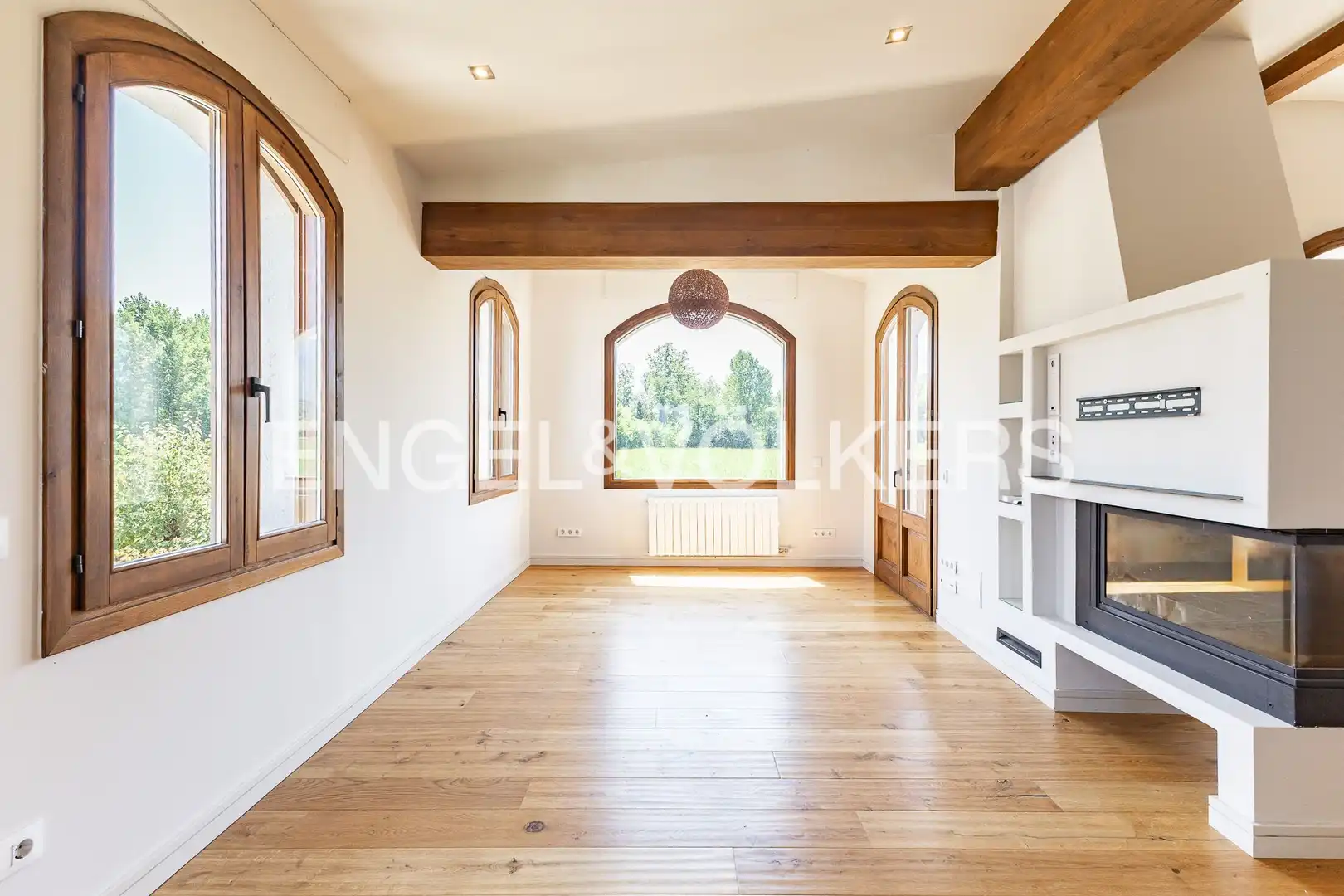 Wohnzimmer von Haus oder Chalet zum Verkauf in La Vall d'en Bas mit Heizung und Privatgarten