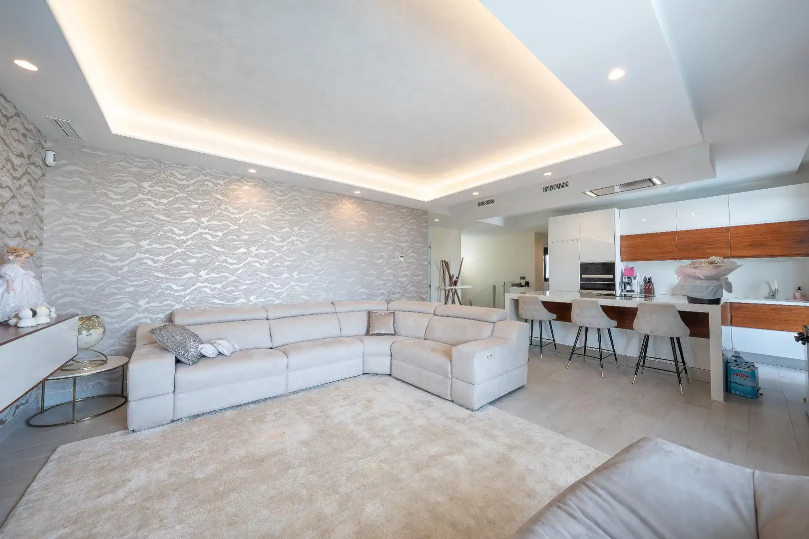 Sala d'estar de Casa o xalet de lloguer en Finestrat amb Aire condicionat, Calefacció i Jardí privat