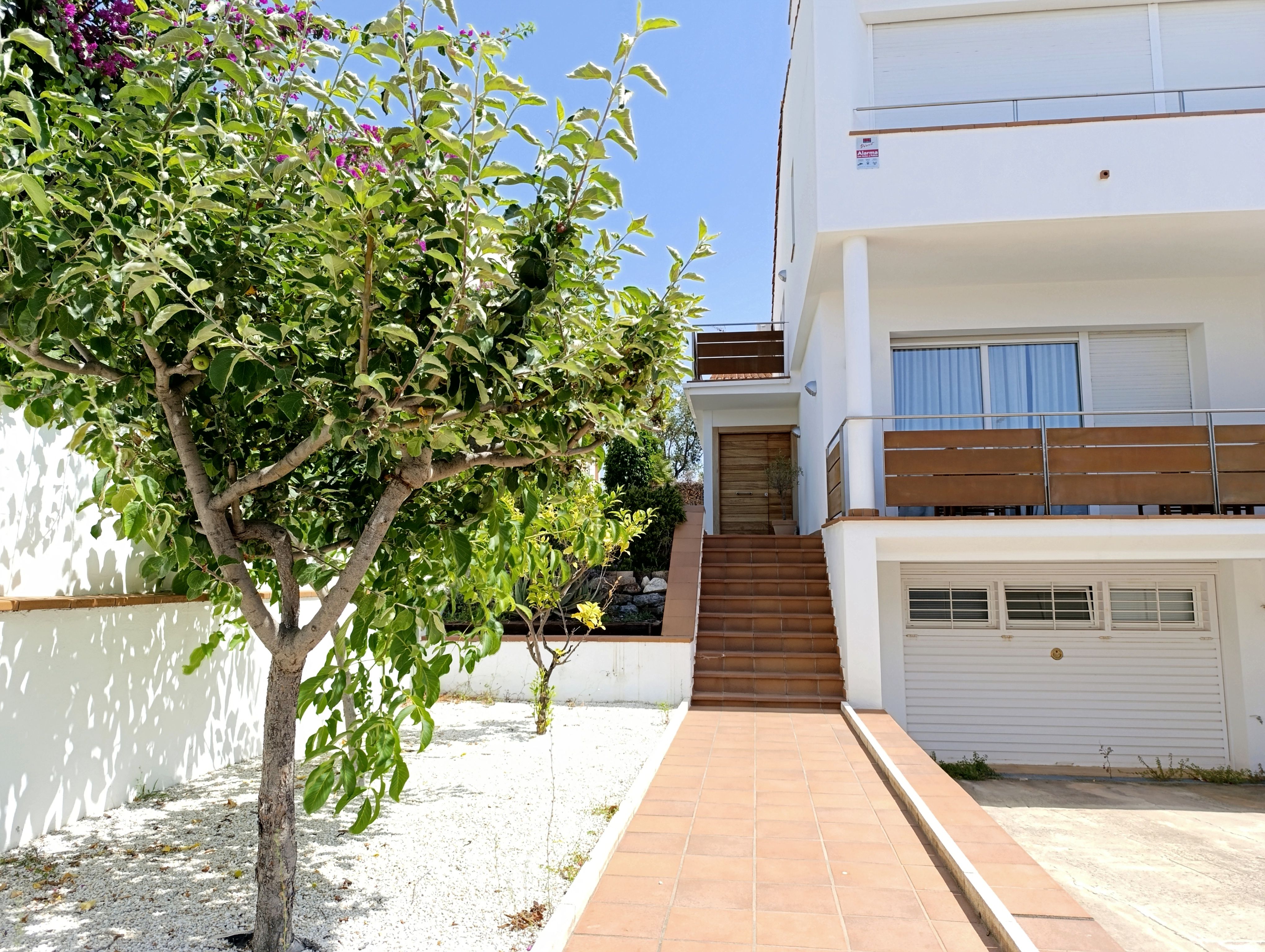 Casa adosada de lloguer a Urbanitzacions