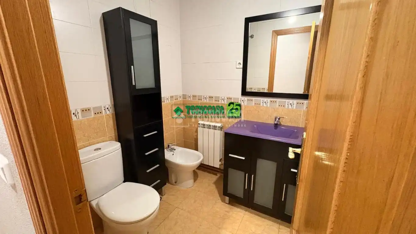 Baño de Piso en venta en Yuncler con Aire acondicionado y Calefacción