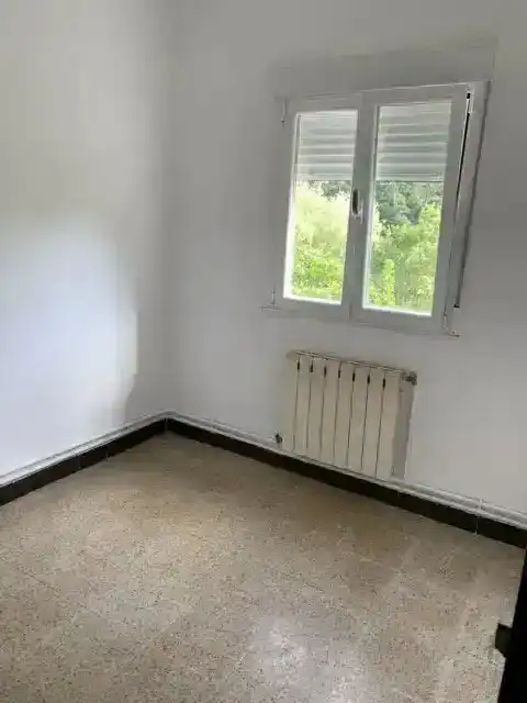 Dormitori de Casa o xalet en venda en Pontevedra Capital  amb Calefacció, Jardí privat i Traster