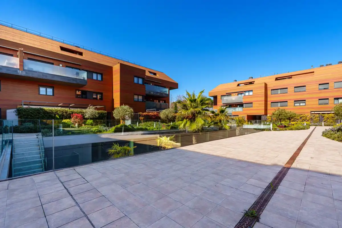 Vista exterior de Piso en venta en Pozuelo de Alarcón con Aire acondicionado, Calefacción y Jardín privado