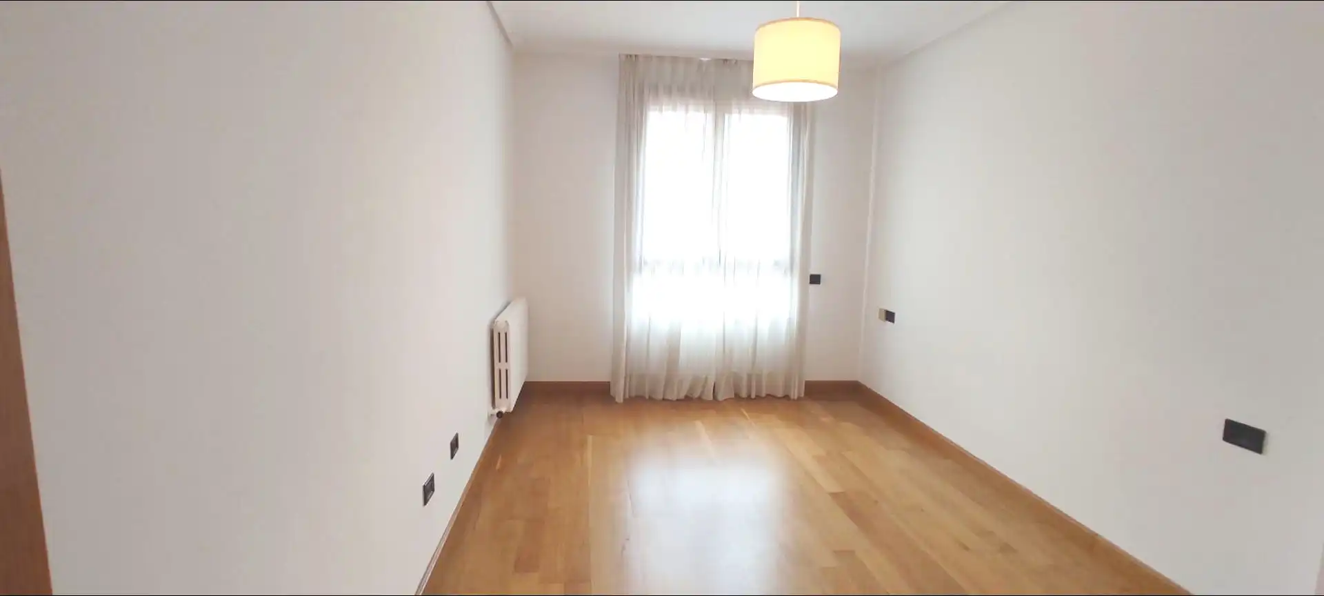 Habitación de Piso de alquiler en Zaragoza con Aire acondicionado, Calefacción y Parquet