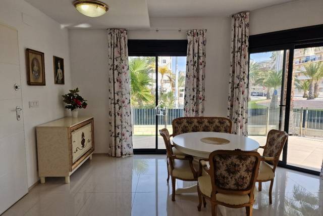 Apartamento en Alquiler en Los Arenales del Sol