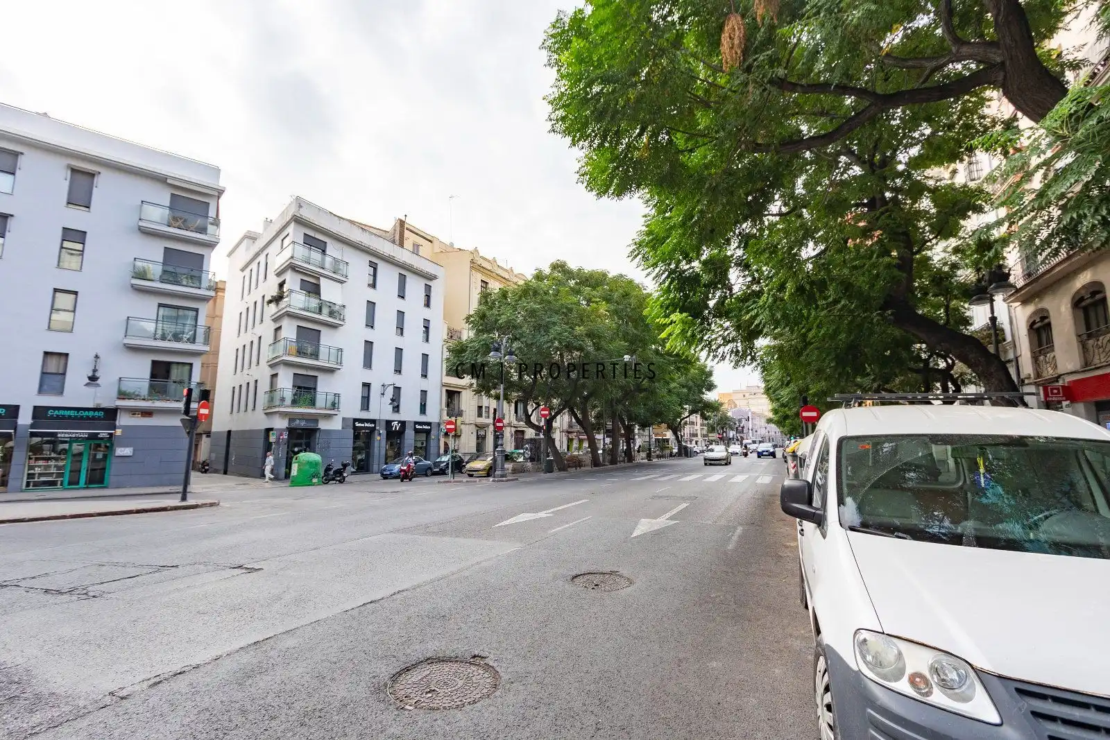 Exterior view of Commercial properties for rent in Valencia