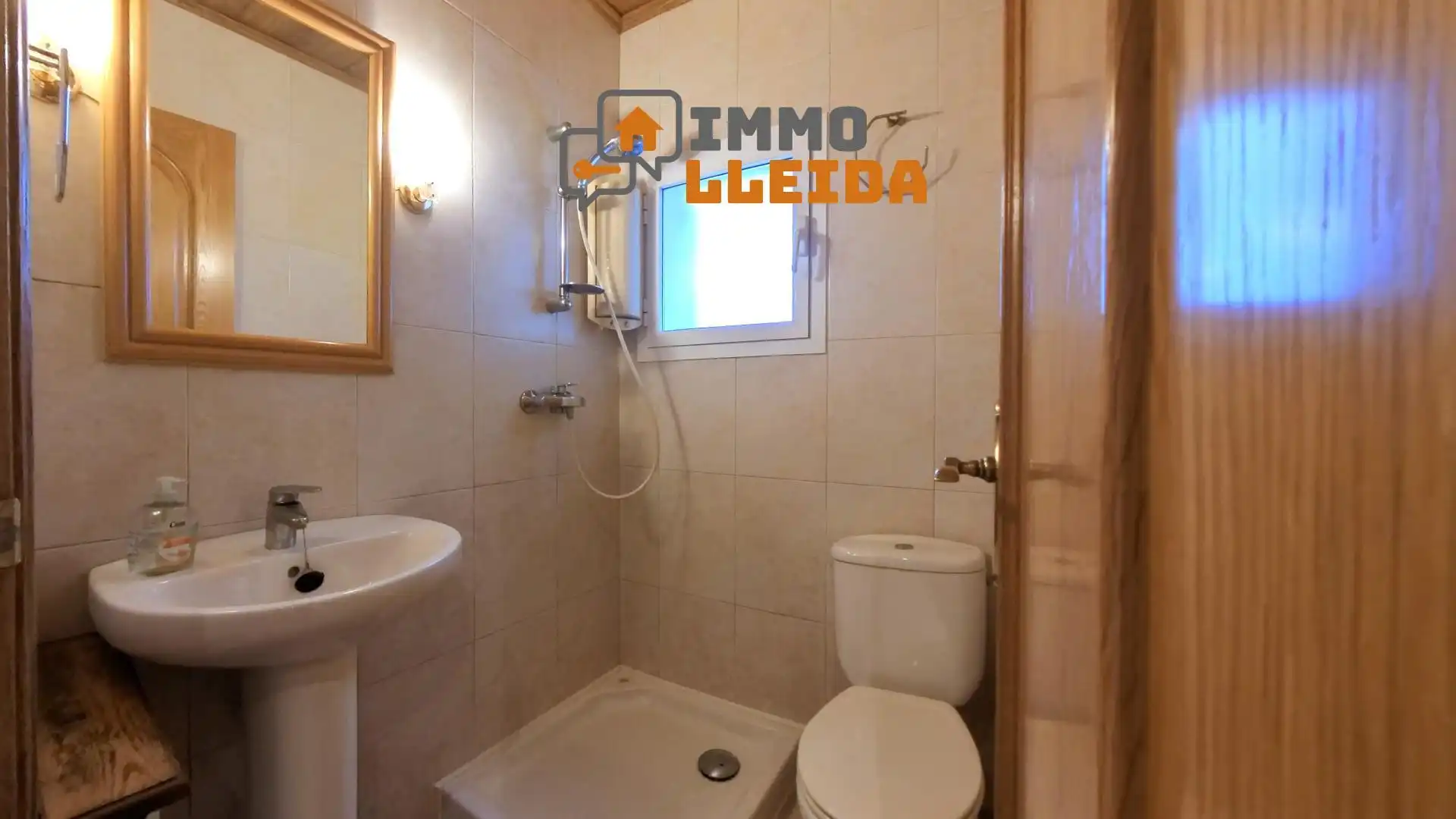 Baño de Casa adosada en venta en Balaguer con Calefacción y Terraza