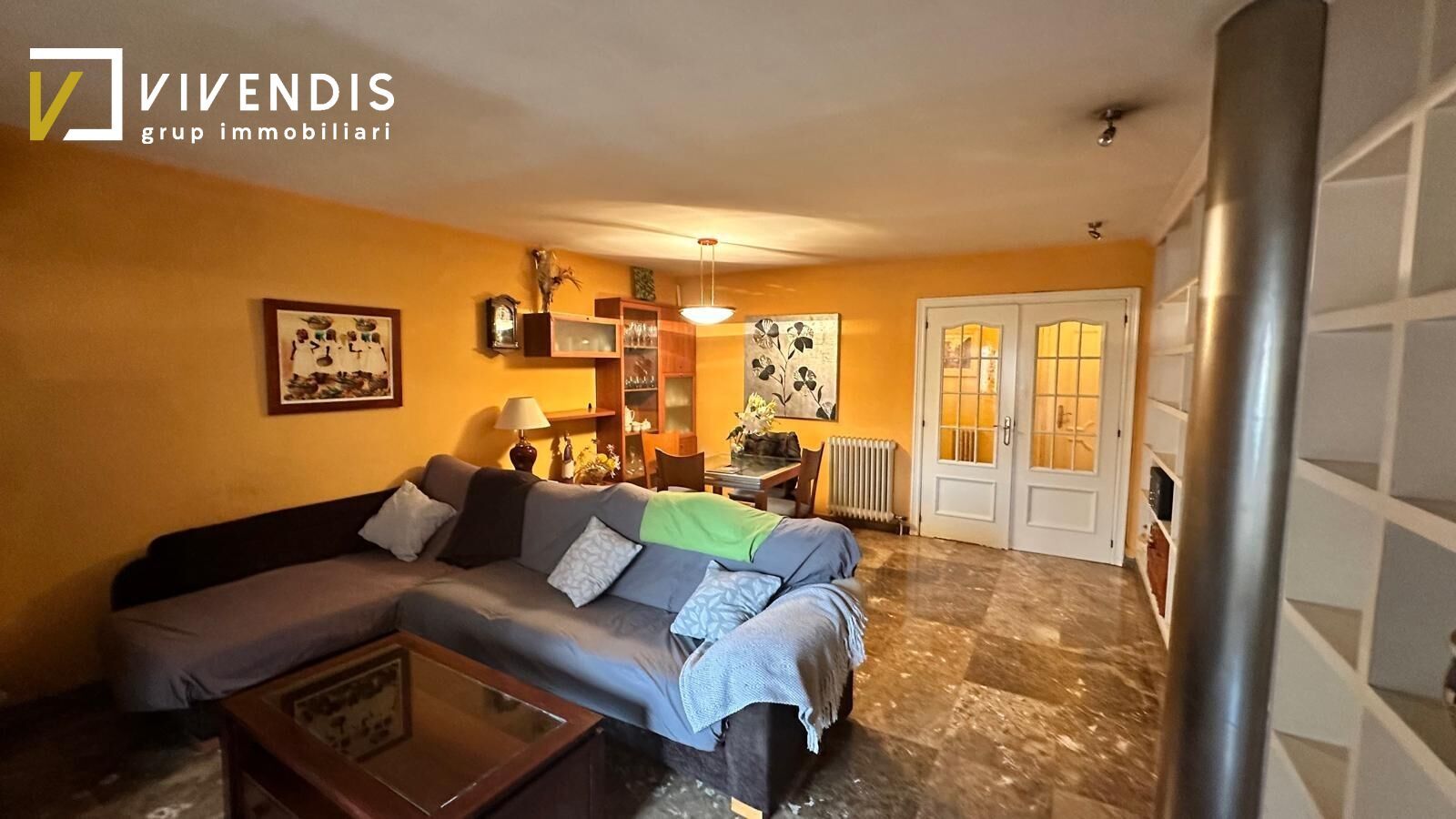 Flat for sale in  PAGESOS, Instituts - Universitat