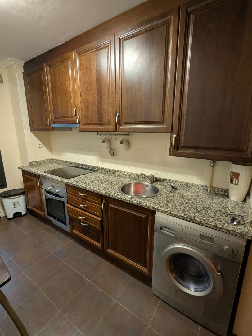 Cuina de Apartament de lloguer en Avilés amb Calefacció, Parquet i Traster