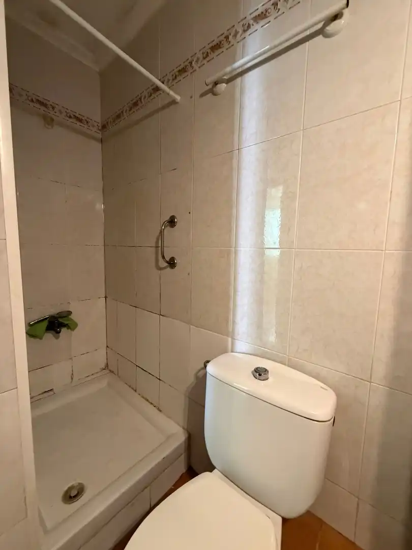 Bany de Pis en venda en Valencia amb Aire condicionat