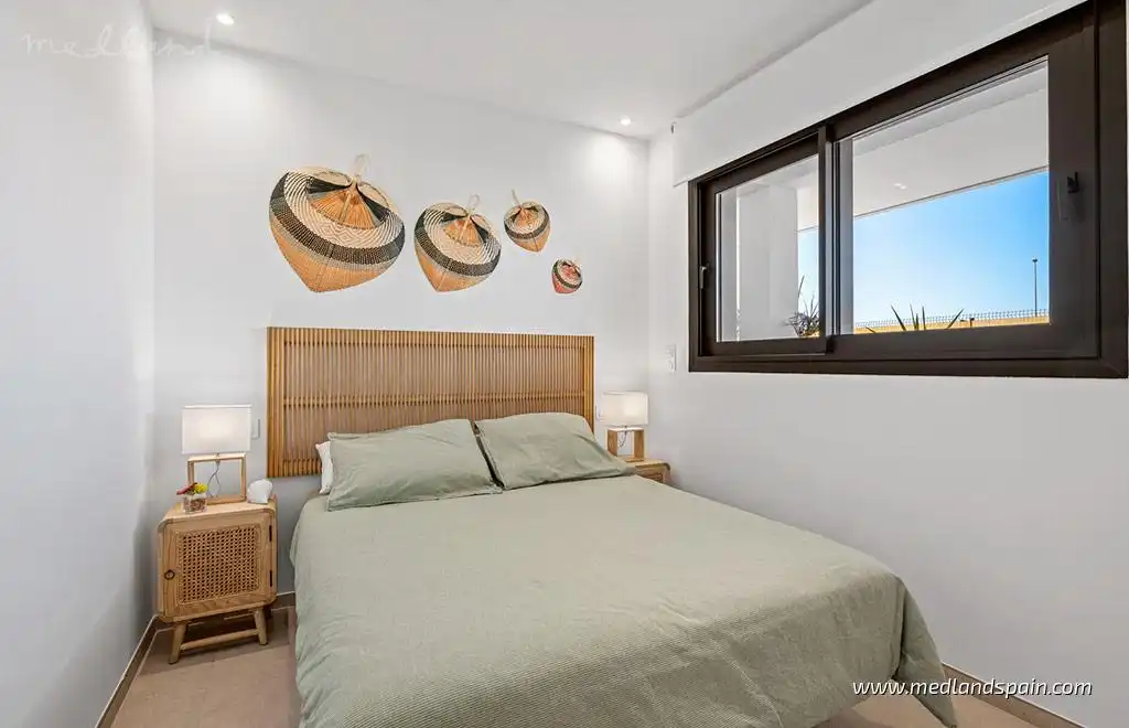 Dormitori de Apartament en venda en Los Alcázares amb Terrassa, Traster i Piscina comunitària