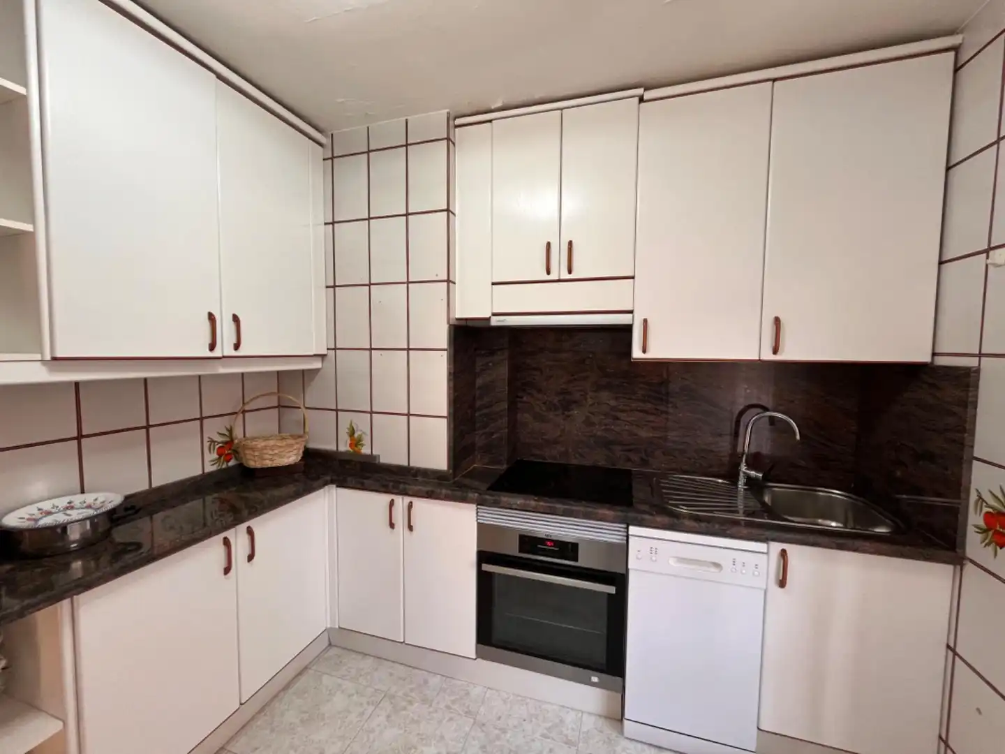 Cocina de Piso en venta en Madrid con Calefacción y Balcón