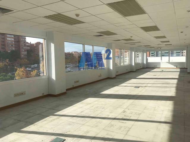 Oficina en Alquiler en Segunda Fase