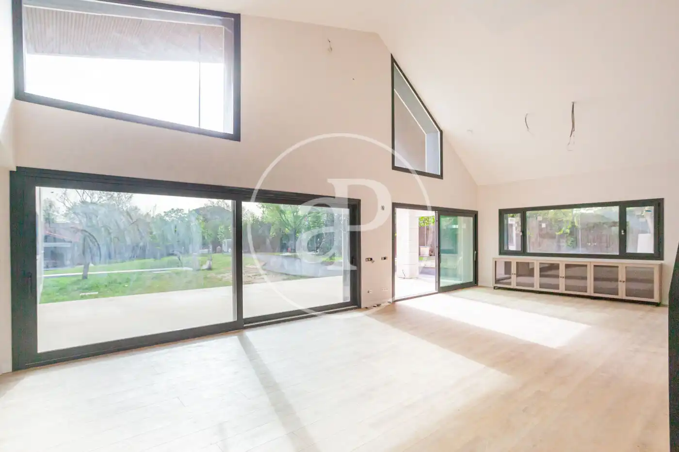 Sala de estar de Casa o chalet en venta en Pozuelo de Alarcón con Aire acondicionado, Calefacción y Jardín privado