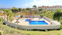 Piscina de Casa adosada en venda en Guardamar del Segura amb Aire condicionat, Jardí privat i Terrassa