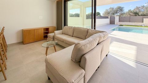 OBRA NUEVA A ESTRENAR – VIVIENDA ADOSADA DE DISEÑO CON PISCINA PRIVADA, SOLARIUM Y TERRAZA EN AZOTEA