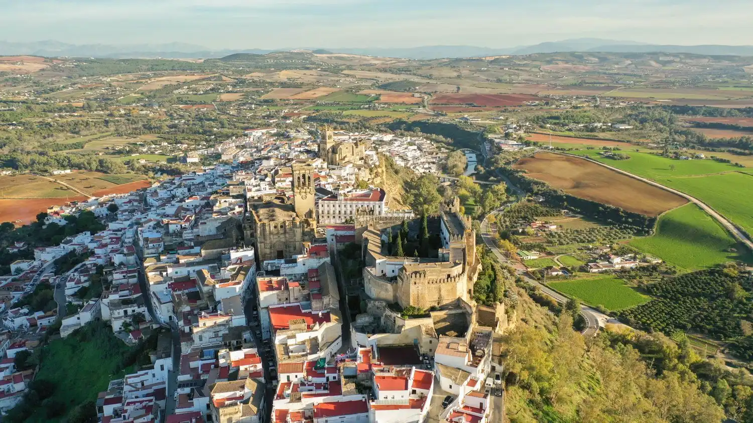 Vista exterior de Casa o xalet en venda en Arcos de la Frontera amb Calefacció i Terrassa