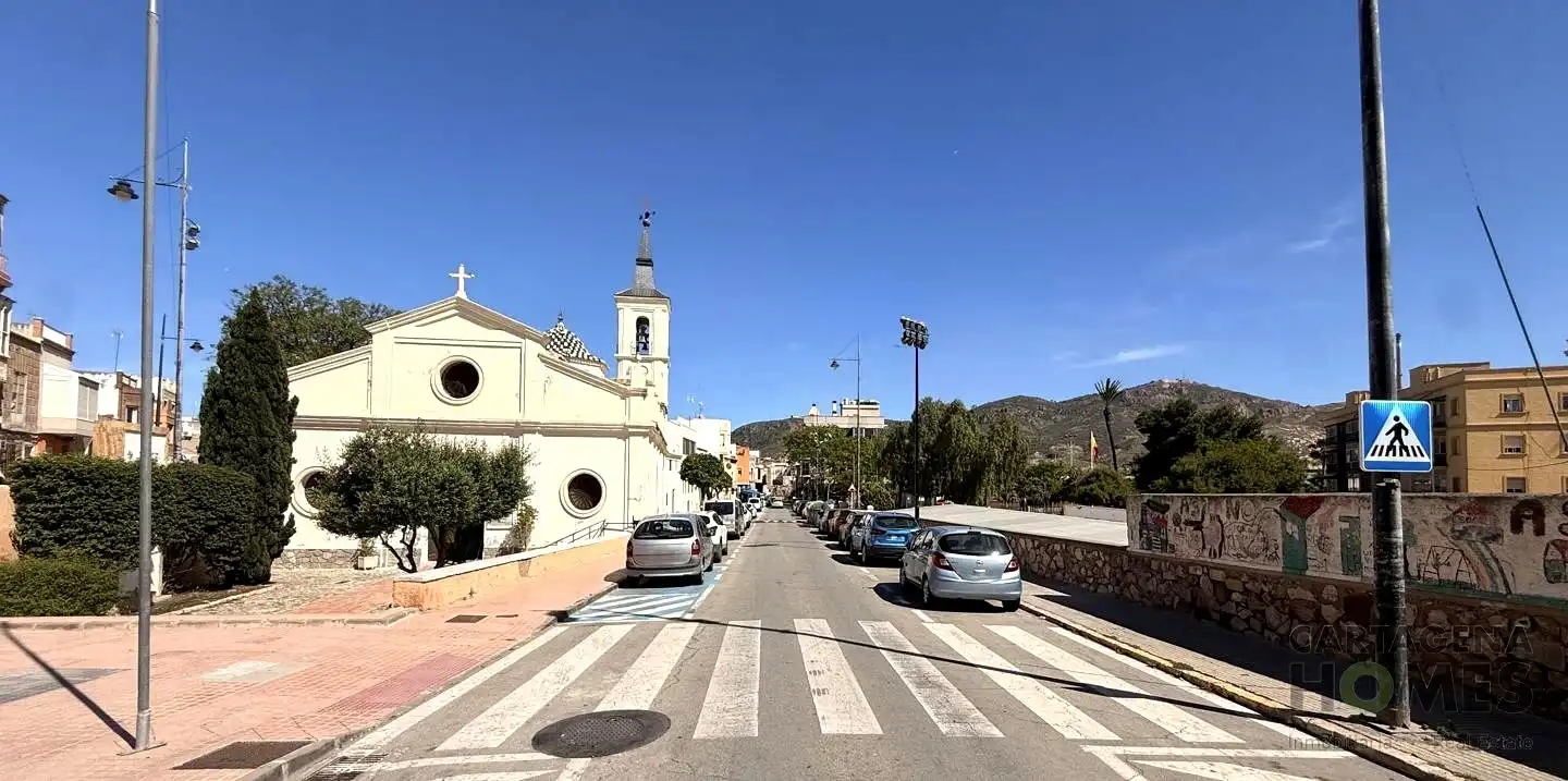 Vista exterior de Edifici en venda en Cartagena