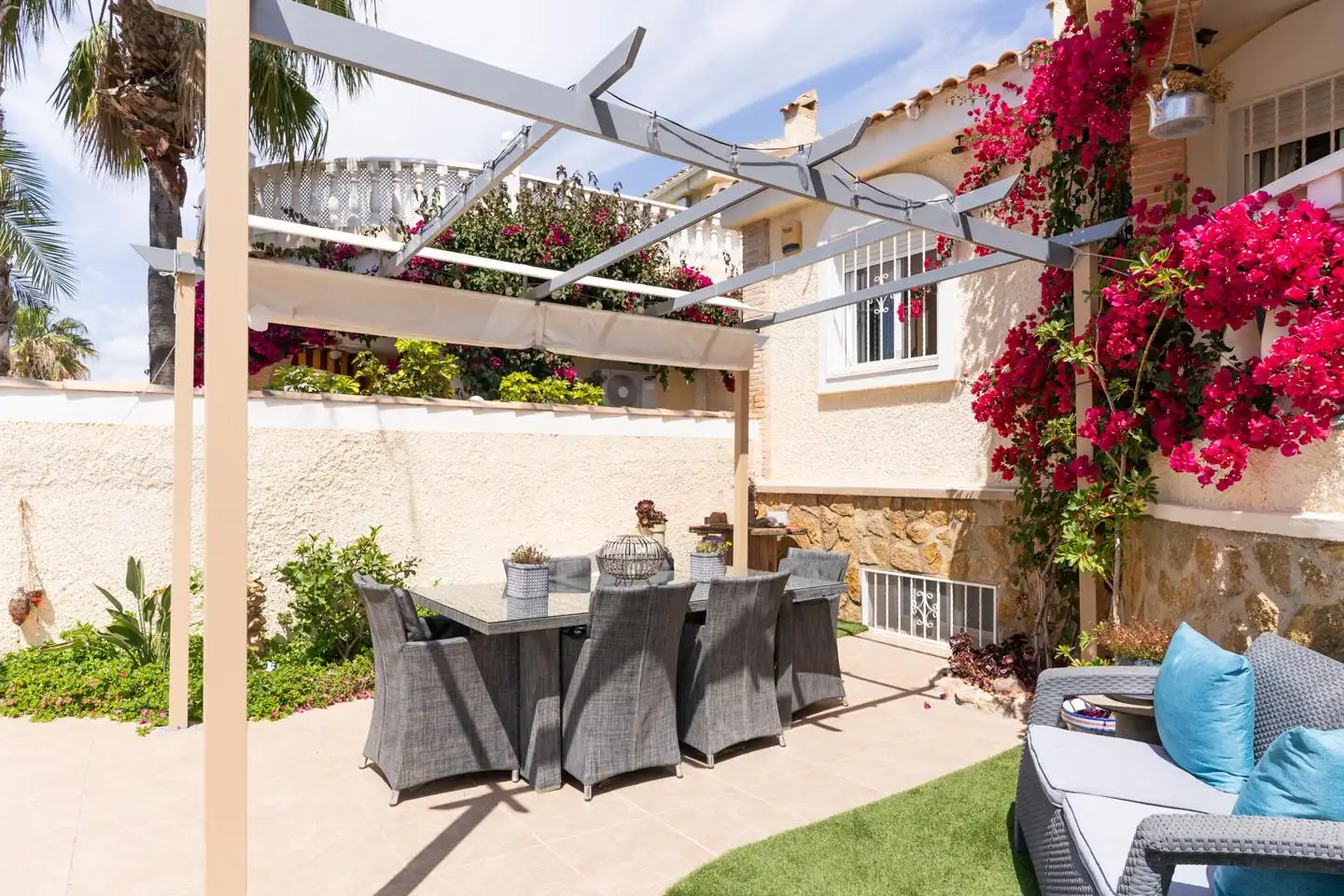 Terrasse von Haus oder Chalet zum Verkauf in Santa Pola mit Klimaanlage, Privatgarten und Terrasse