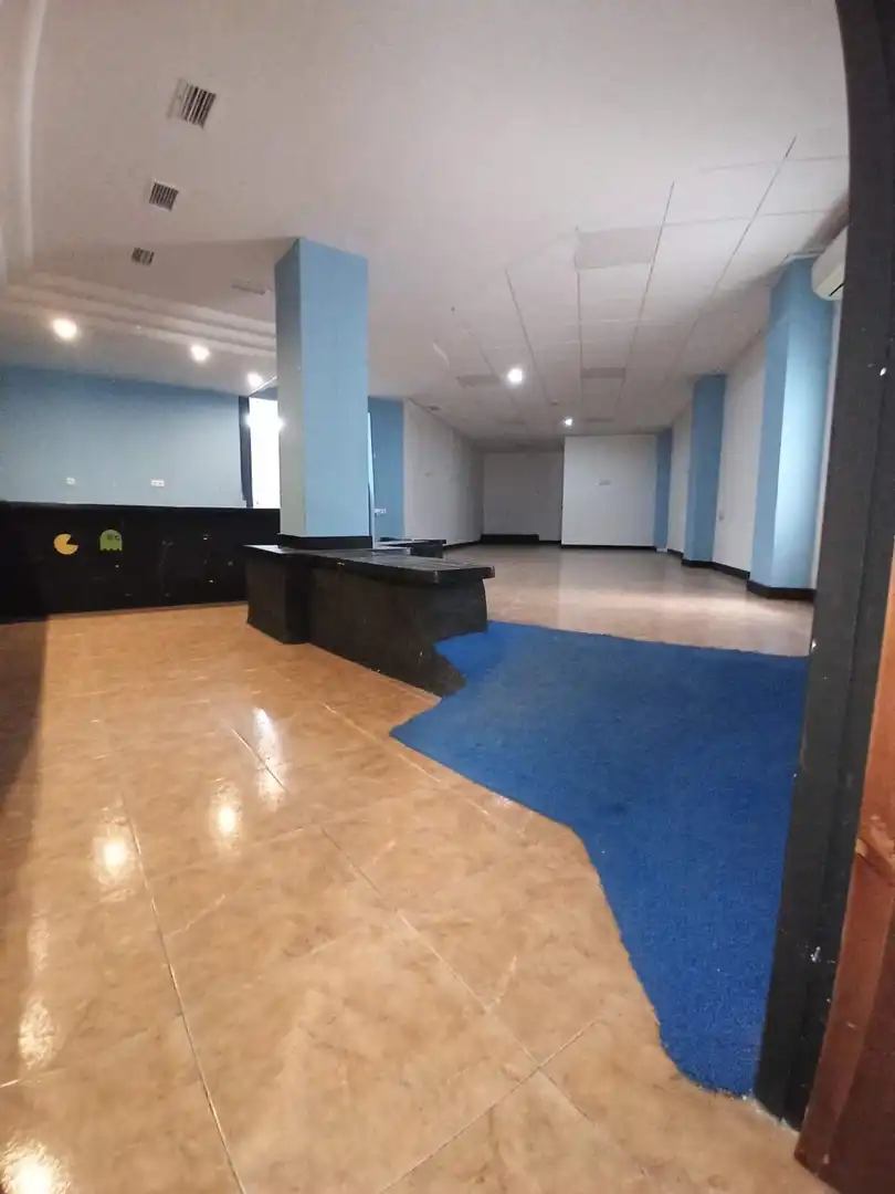 Local comercial en venda a Casco Urbano, imagen 2