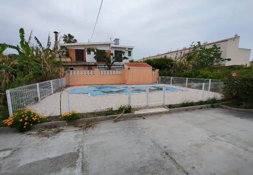 Schwimmbecken von Haus oder Chalet zum Verkauf in Almazora / Almassora mit Heizung, Privatgarten und Terrasse