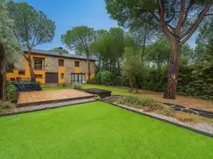 Vista exterior de Casa o xalet en venda en Galapagar amb Aire condicionat, Calefacció i Jardí privat