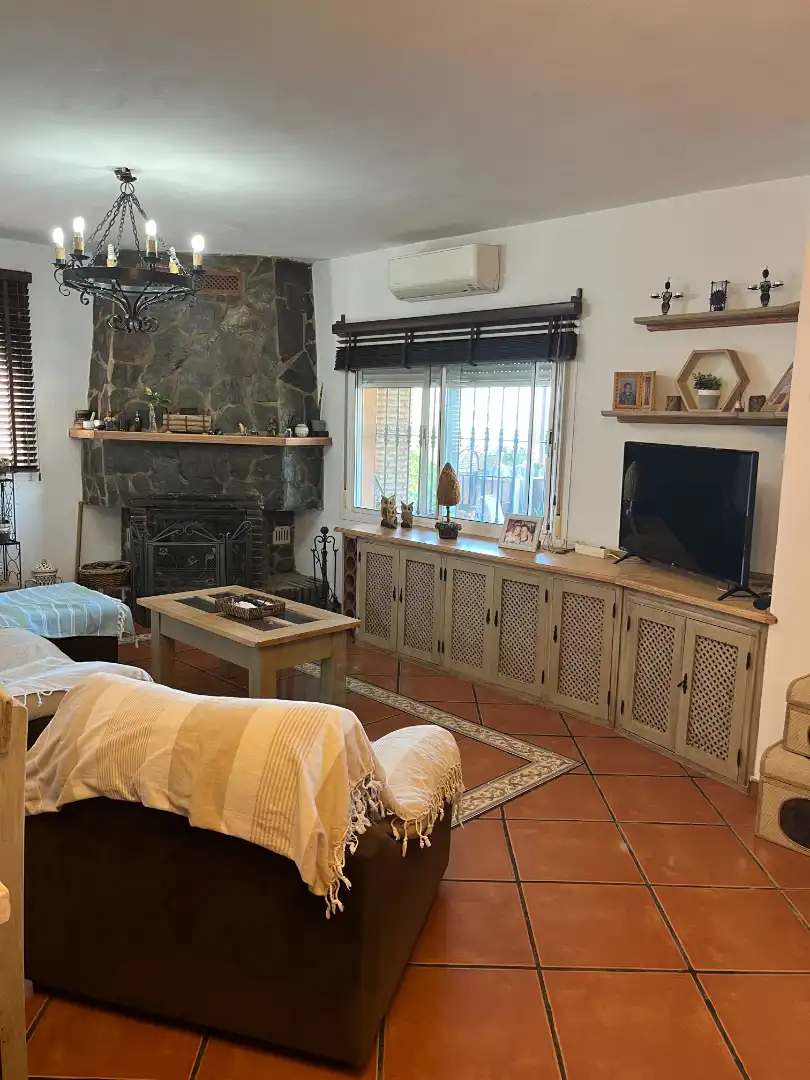 Sala de estar de Finca rústica en venta en Cártama con Aire acondicionado, Terraza y Amueblado