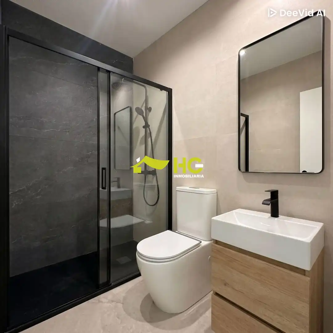 Badezimmer von Wohnung zur untervermieten in Villaviciosa de Odón mit Klimaanlage und Heizung
