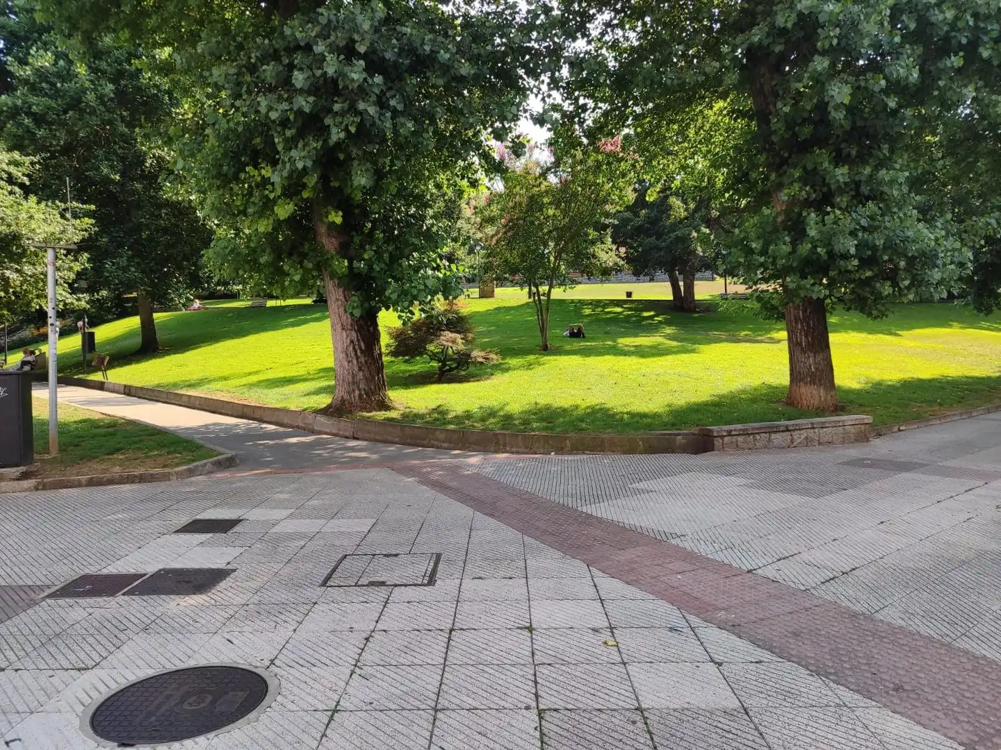 Vista exterior de Pis en venda en Oviedo  amb Calefacció i Traster