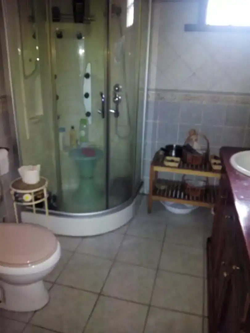 Bathroom of Flat for rent in Gradefes