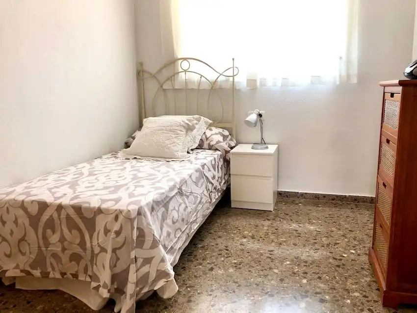 Habitación de Ático de alquiler en Valencia con Terraza y Amueblado