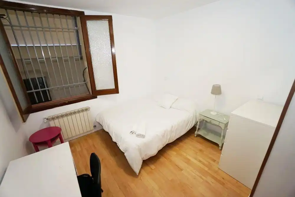 Habitación de Piso de alquiler en Madrid con Calefacción y Amueblado