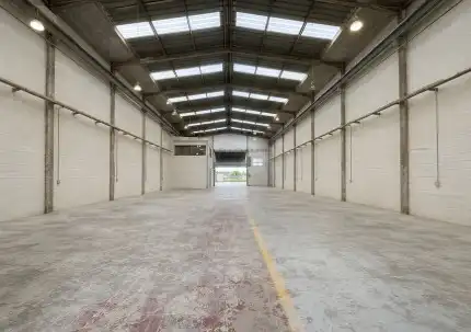 Vista exterior de Nau industrial en venda en Sant Fost de Campsentelles amb Calefacció i Alarma
