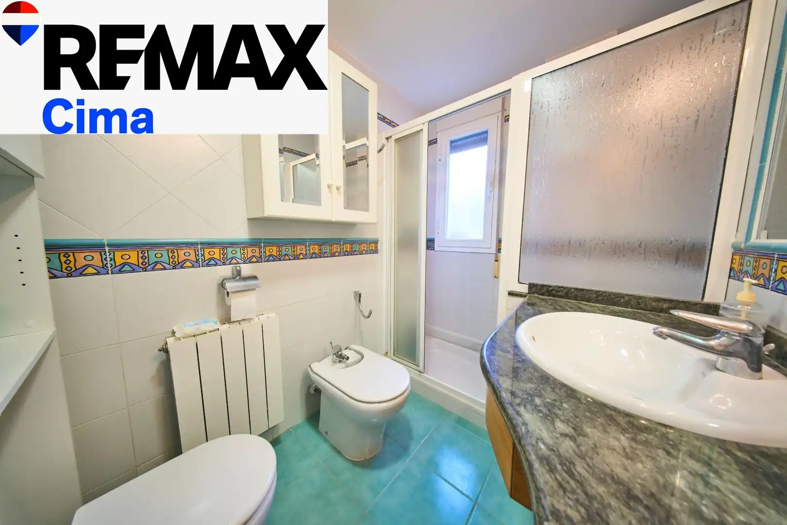 Baño de Piso en venta en Baza, Granada