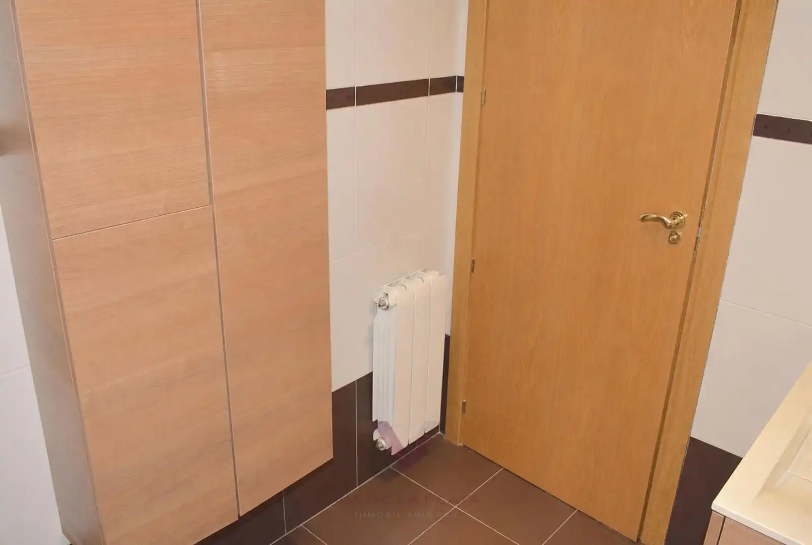 Baño de Casa adosada en venta en Monterrubio de Armuña con Calefacción, Jardín privado y Parquet