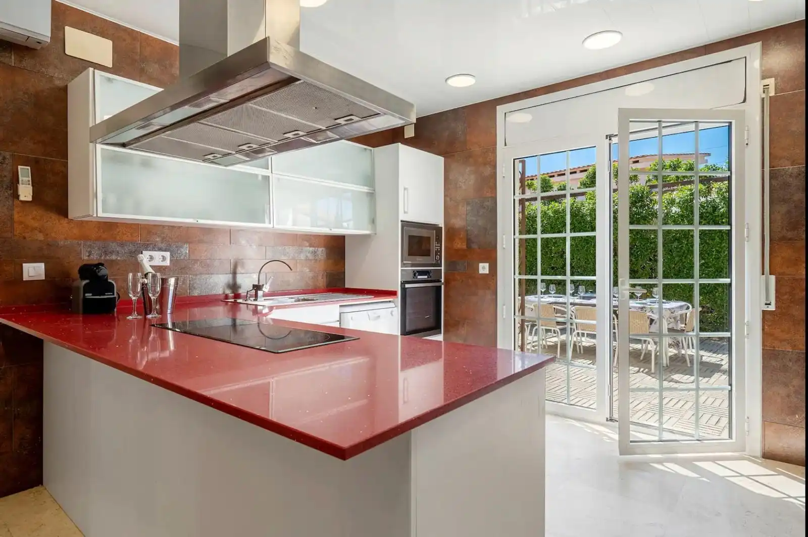 Chalet con terraza en venta en Carrer Gregal 9, imagen 8