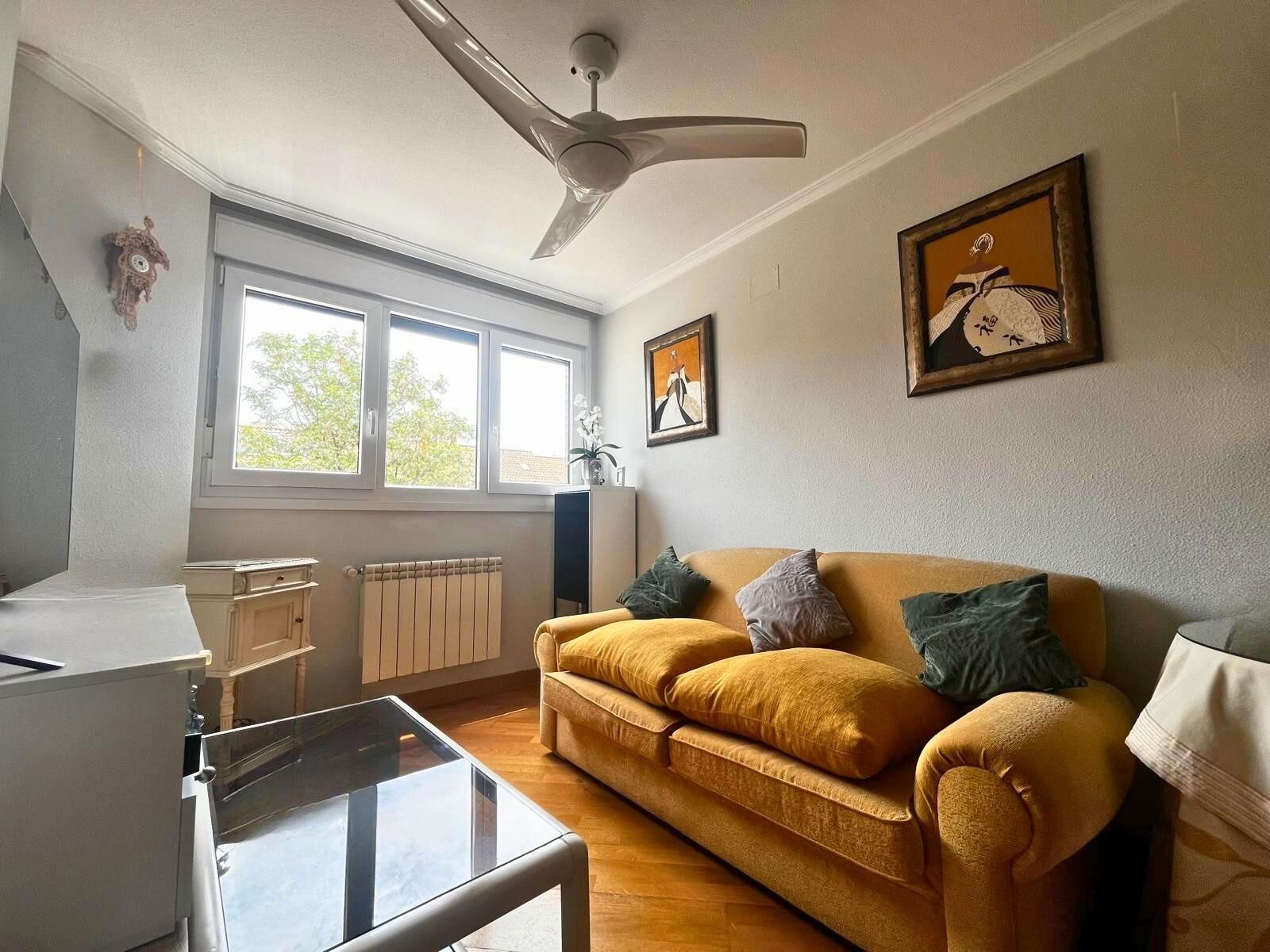 Living room of Flat for sale in Rivas-Vaciamadrid  with Air Conditioner, Heating and Parquet flooring