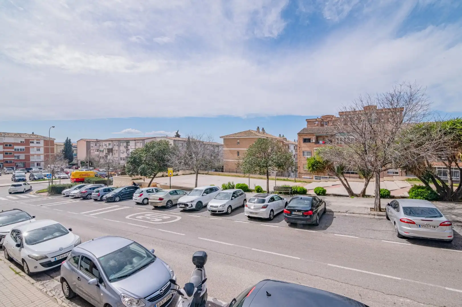 Aparcament de Local en venda en Granada